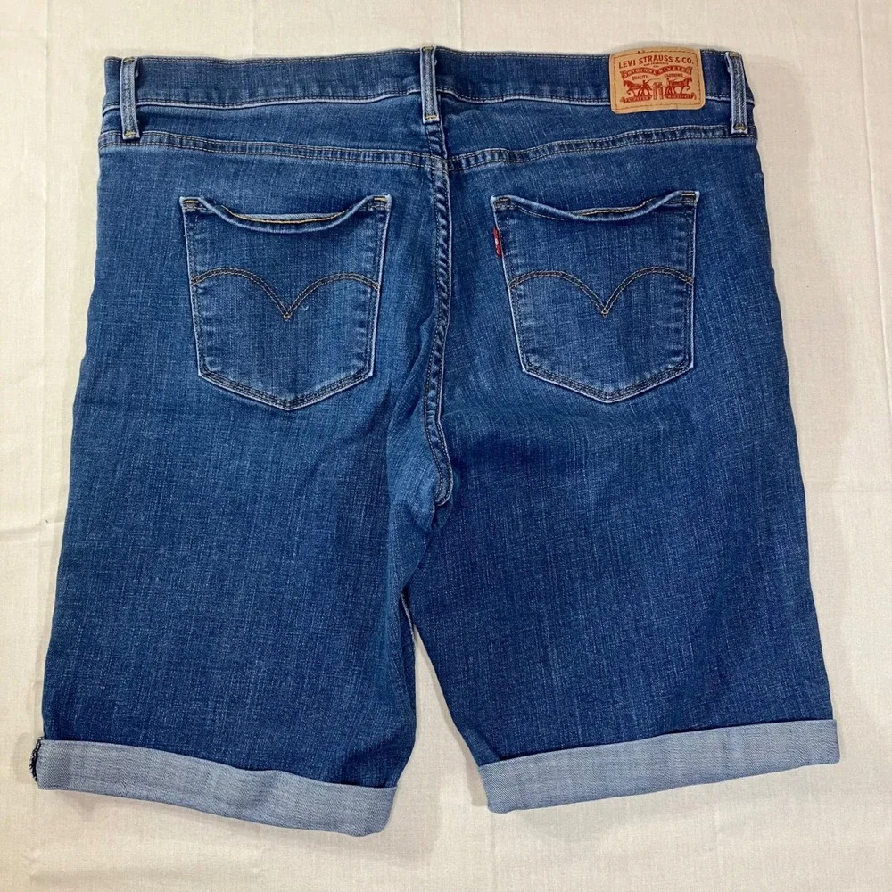 Levis 29969-0007 Mens Blue Denim Cuffed Stretch Jean Shorts Size 33 Medium Wash